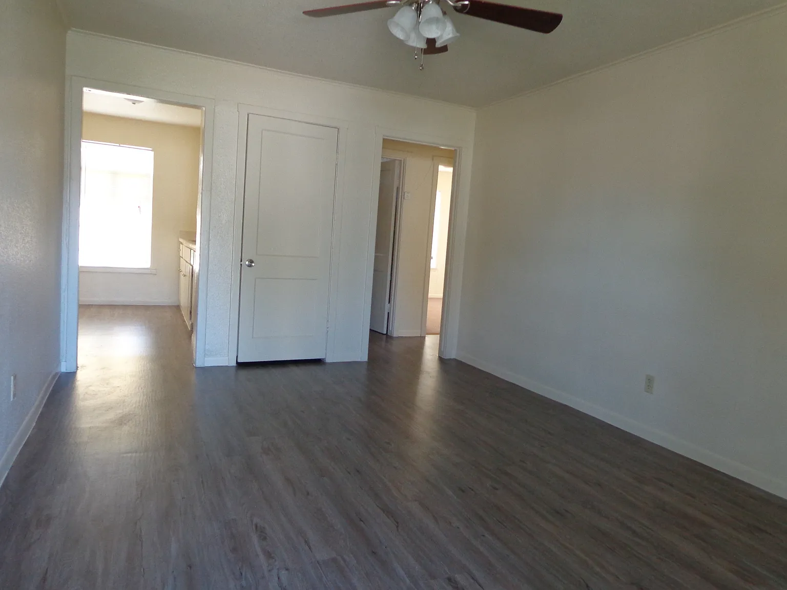Colony Apartments — Photo 4