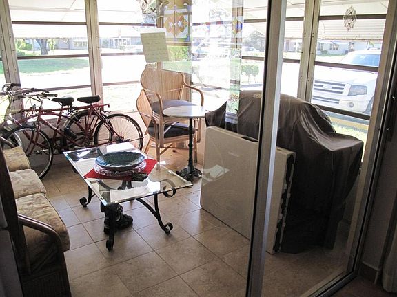 4th image of 340 NW 50th Ave APT A