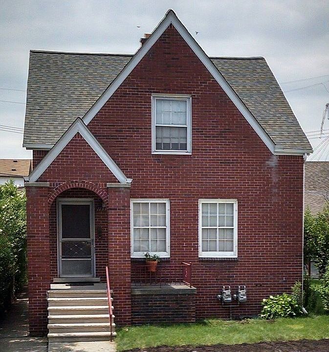 2nd image of 11333 McDougall St