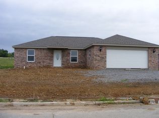 506 Eagle Dr, Gravette, AR 72736
