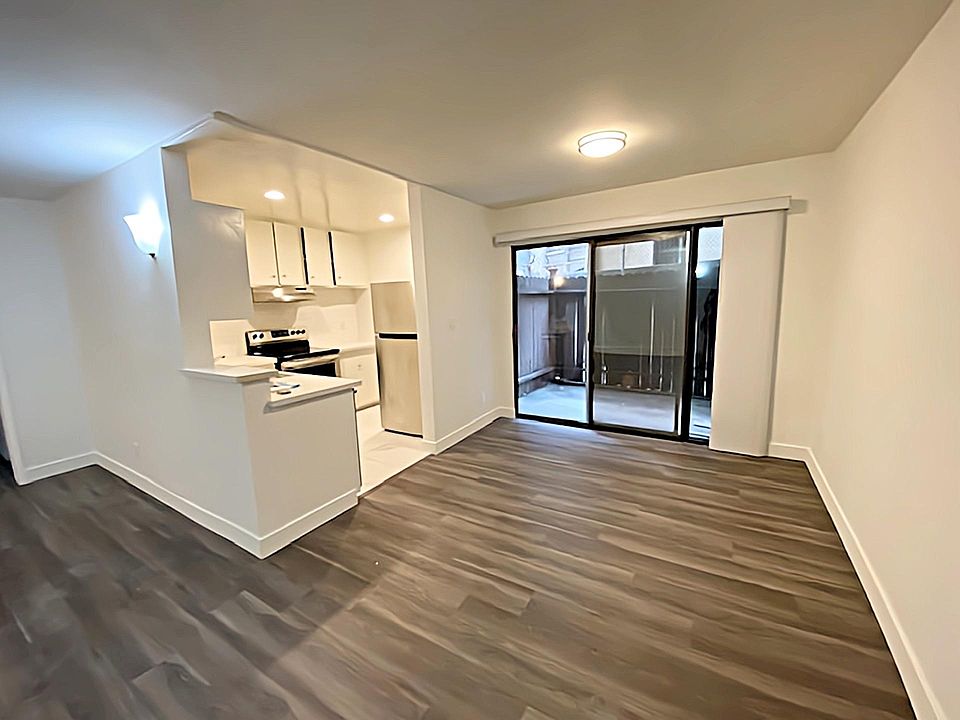 1st image of 435 S Mariposa Ave #104
