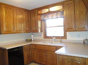 4th image of 1682 Birchwood Dr
