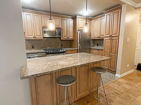 5th image of 264 Broadway Unit B1402