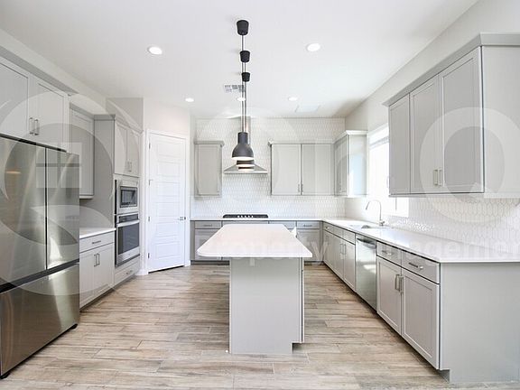 3rd image of 5107 E Woodridge Dr