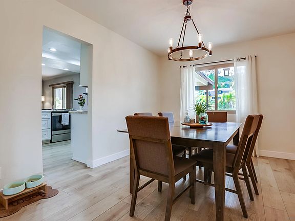 4th image of 23409 Everett Pl