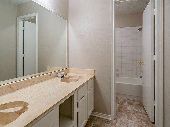 4th image of 6821 Penhurst Dr