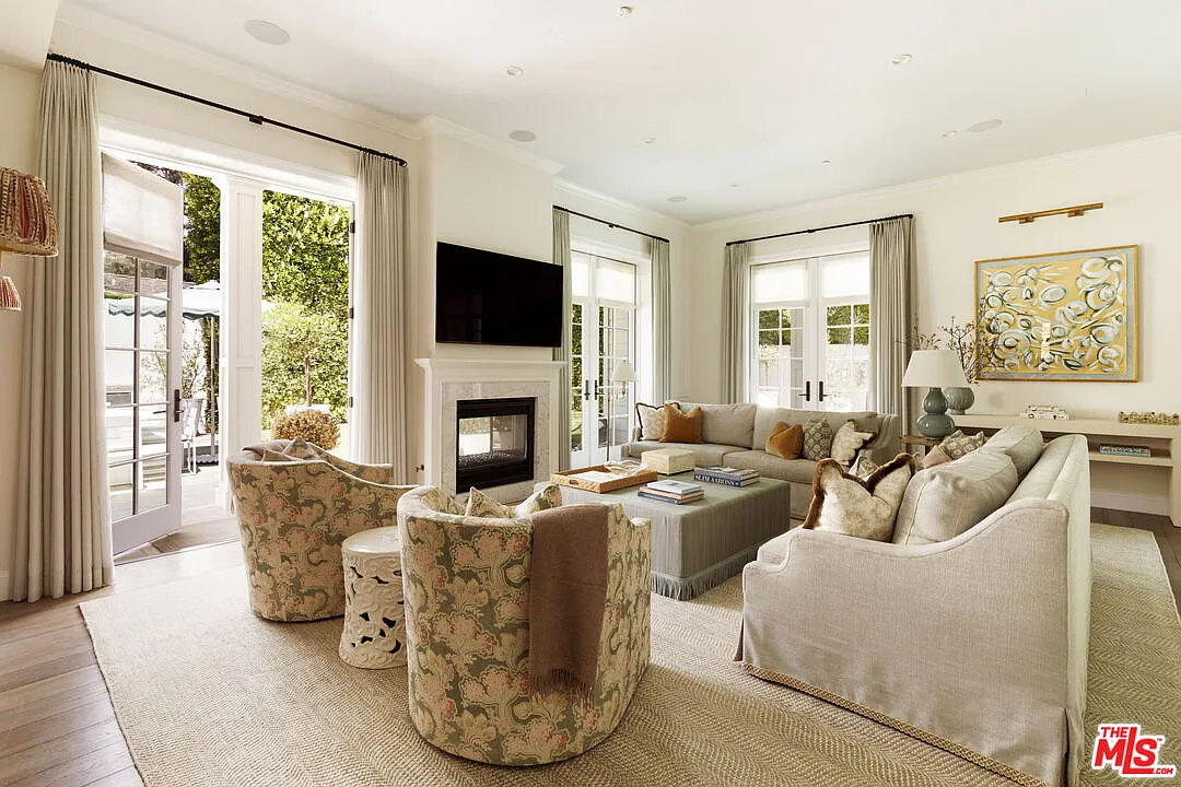 6 bed, 8.0 bath, 6900 sqft, $40,000 — Photo 4