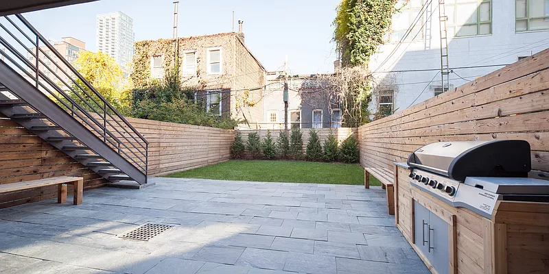 Sold by Modern Spaces | media 17