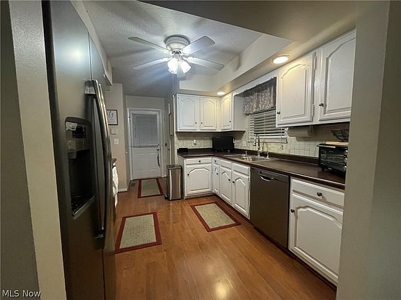 5th image of 4403 Sandalwood Pl