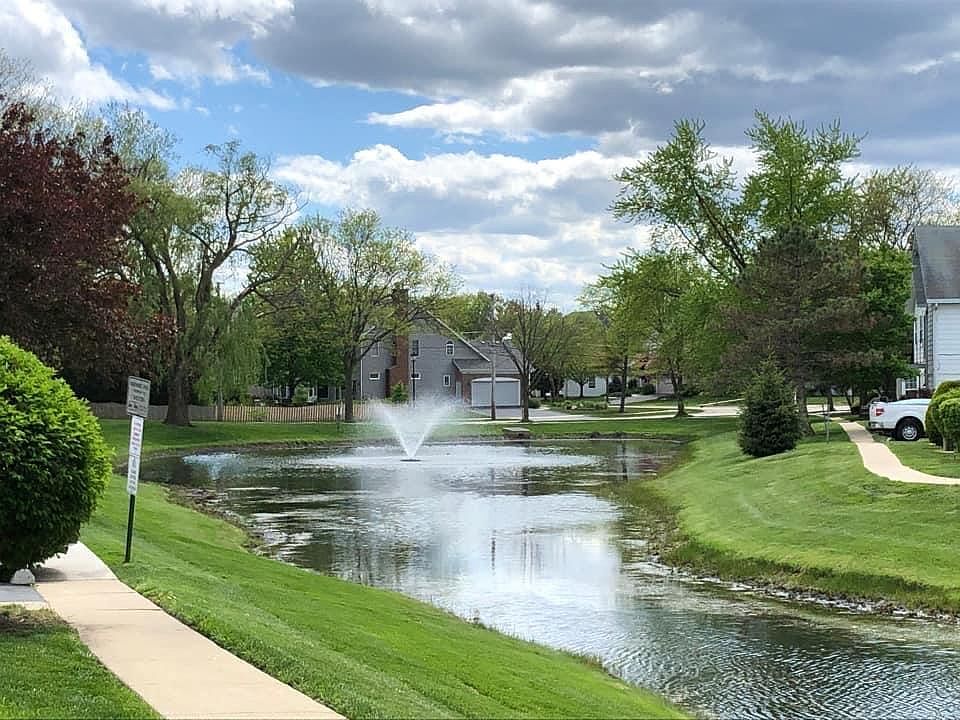 1st image of 444 N Cambridge Dr