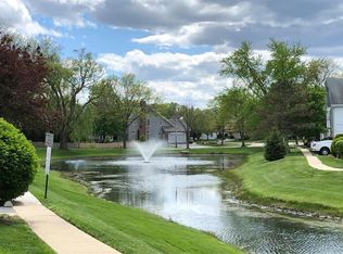 444 N Cambridge Dr, Palatine, IL 60067