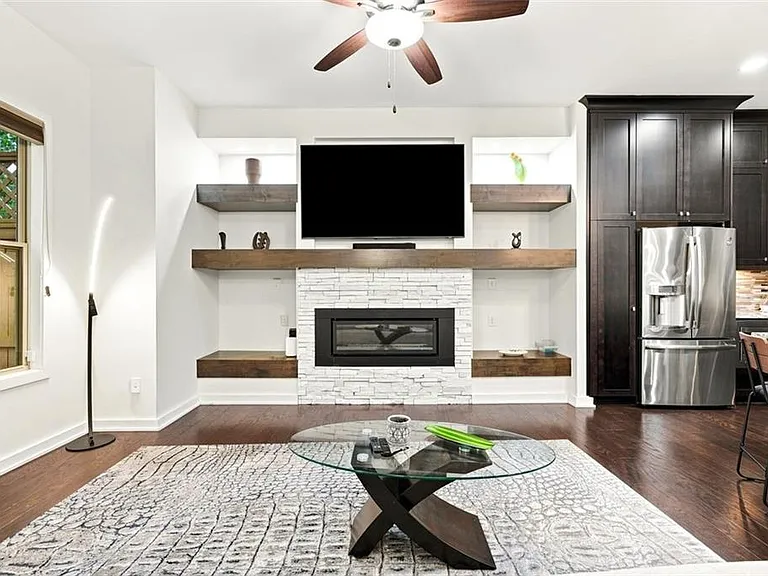826 Canterbury Overlook NE — Photo 8