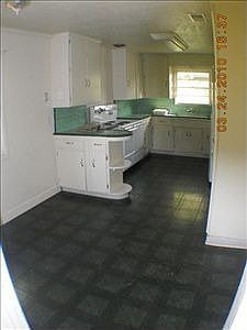 3rd image of 1806 Holly Dr