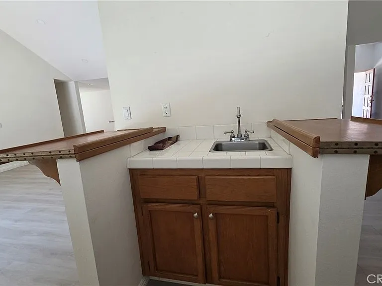 20800 Regency Ct — Photo 12