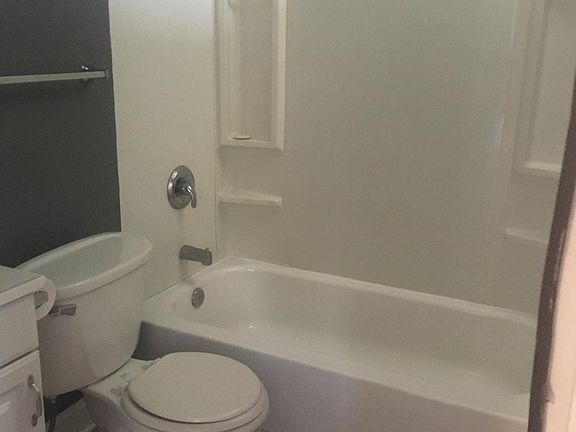 3rd image of 2305 Bellevue Ave #1N