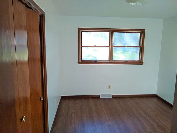 3rd image of 9009 Meadow Ln #1