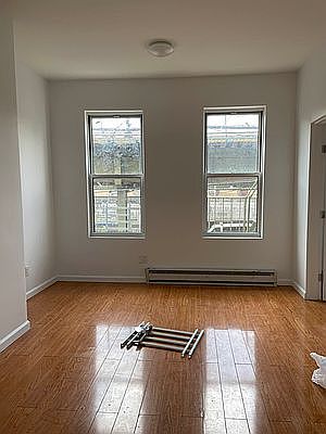 5th image of 3120 Jerome Ave APT 2