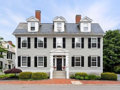 7 Hamilton St APT 1, Salem, MA, 01970