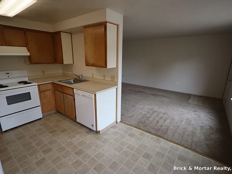 277 N Noble Ave — Photo 7