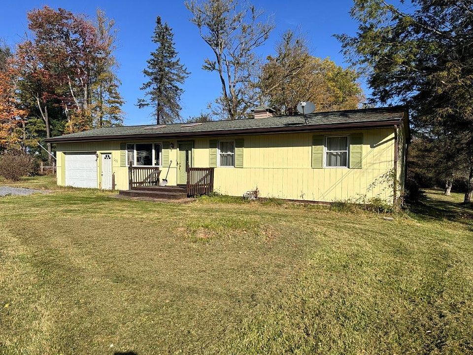 1st image of 105 E Birch St