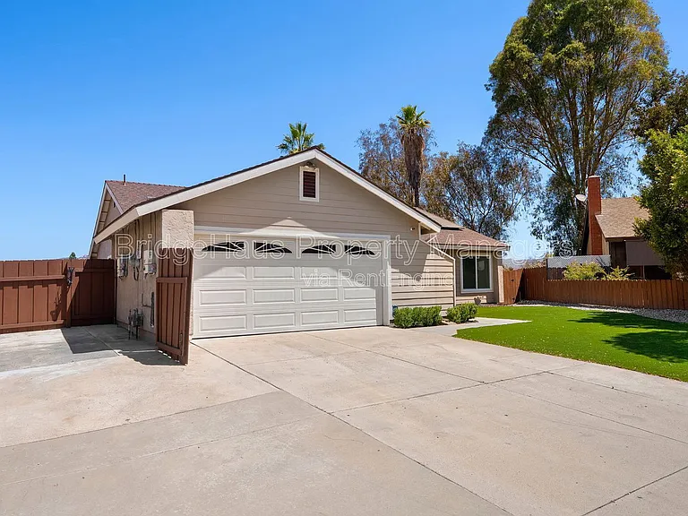 11004 Collinwood Dr — Photo 2