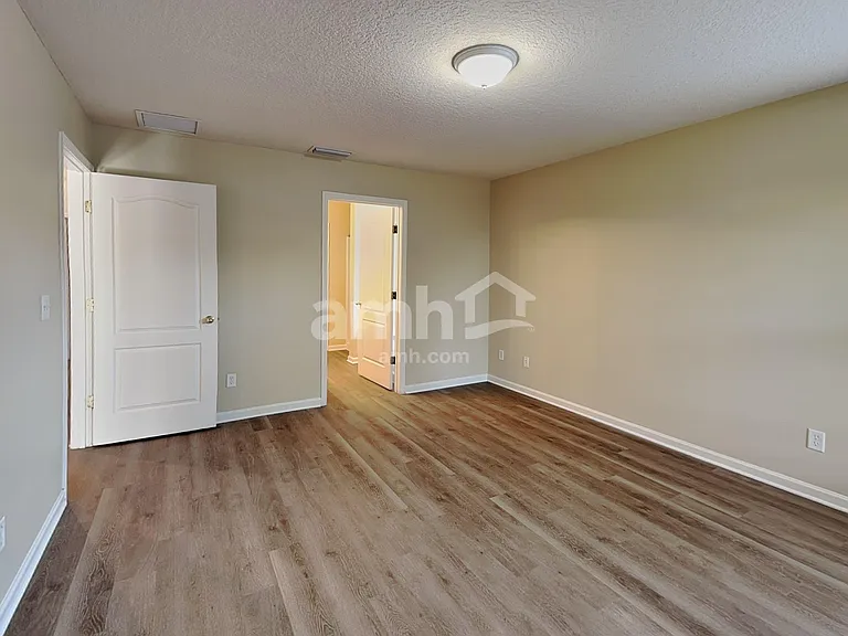 3888 Falcon Crest Dr — Photo 8