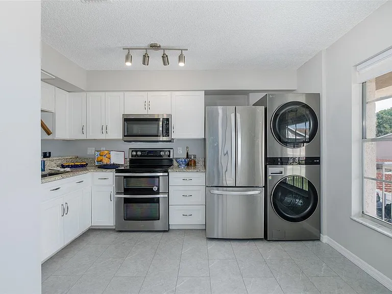 4933 Myrtle Oak Dr #23 — Photo 12