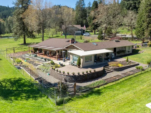 1868 Larson Rd, Roseburg, OR 97471