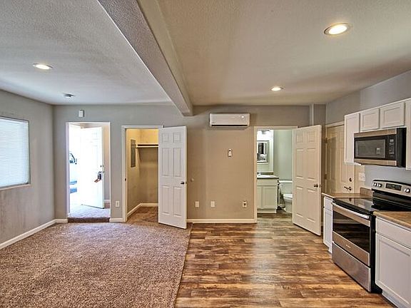 3rd image of 115 Curry Dr APT 10