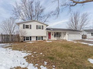 2406 Ruffed Ct, Green Bay, WI 54311