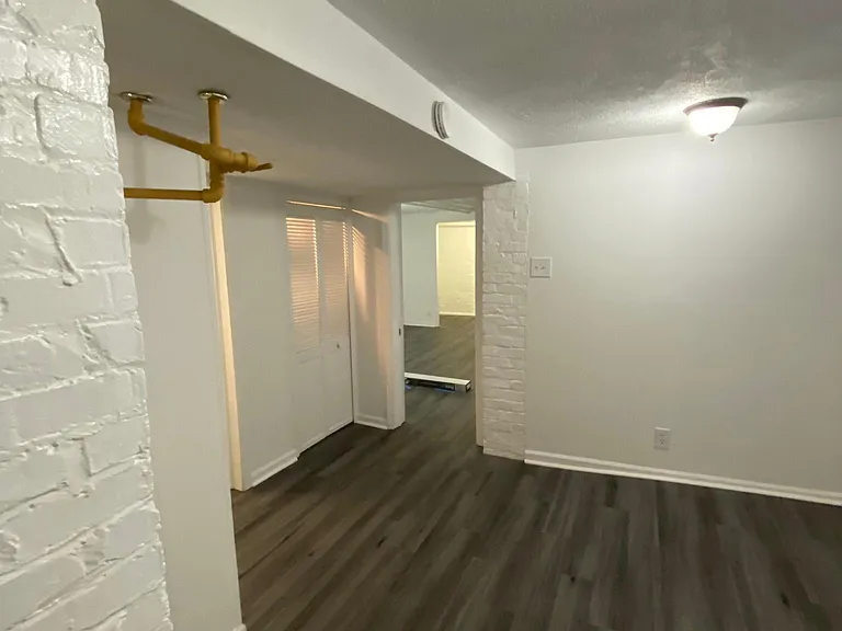 2217 Floyd Ave #C — Photo 2