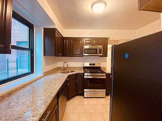 3rd image of 35-05 Parsons Blvd #3N