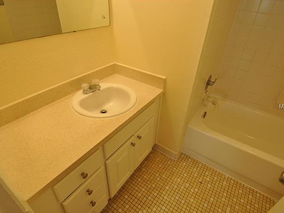 5th image of 7210 N Manhattan Ave APT 714