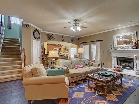 5th image of 1016 Linden Dr