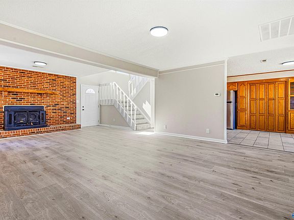 5th image of 23065 Pepper Rd