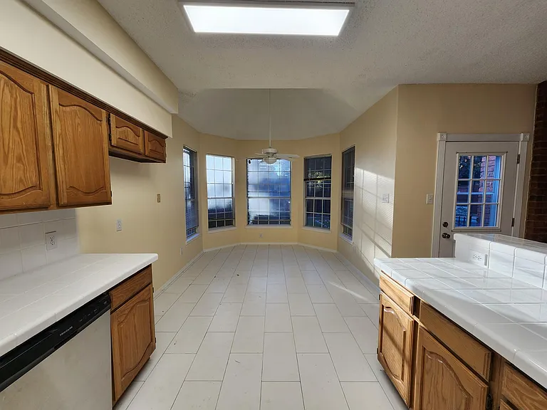 2413 Timber Ridge Ln — Photo 15