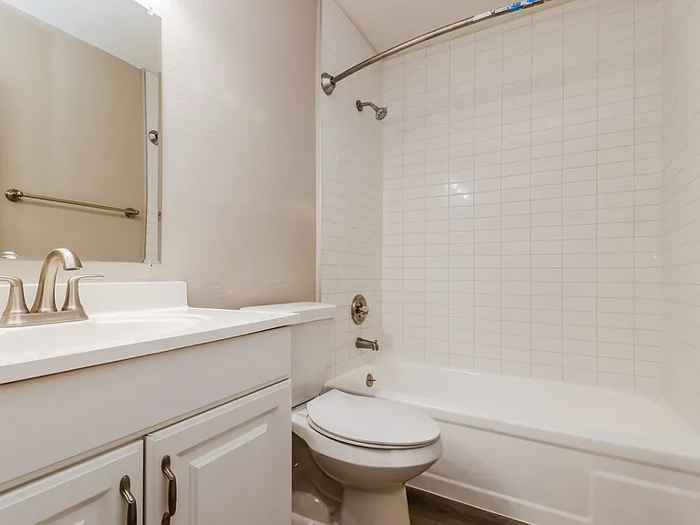 4910 Hi Vista Cir — Photo 13