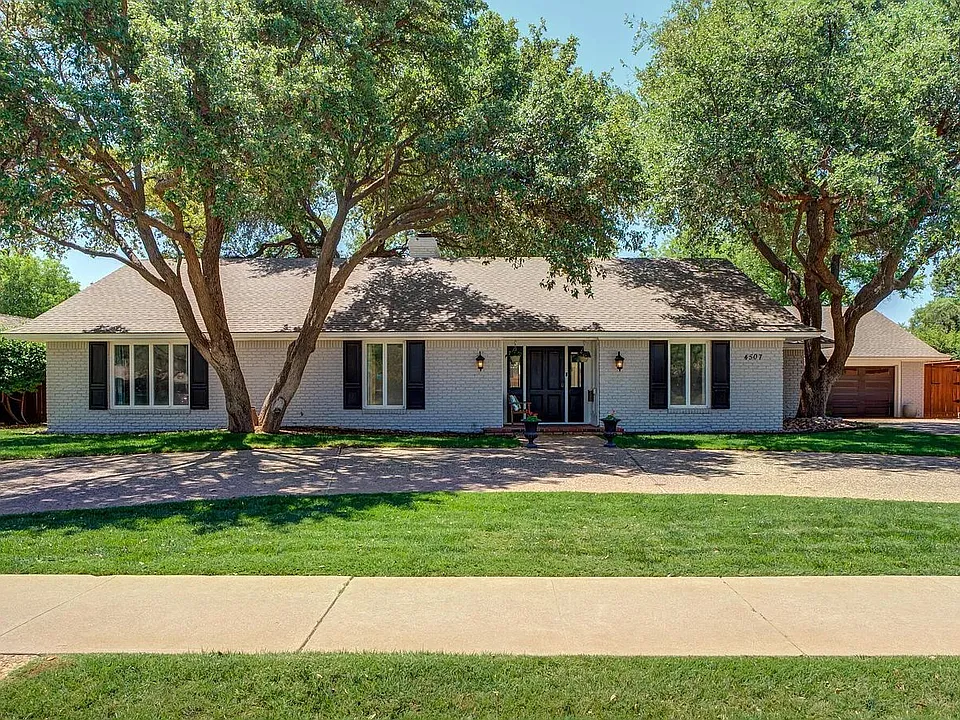 4507 8th St