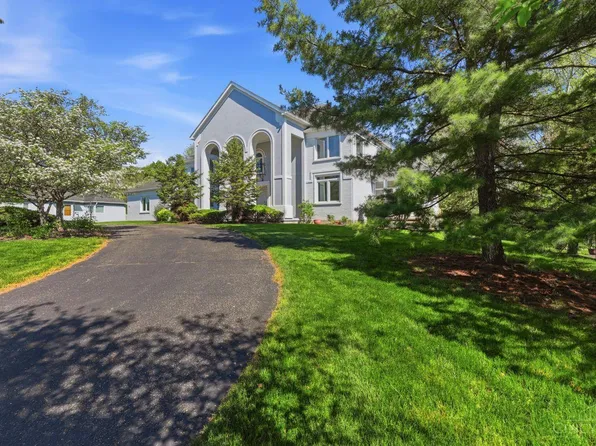 9030 Ambercreek Dr, Cincinnati, OH 45236