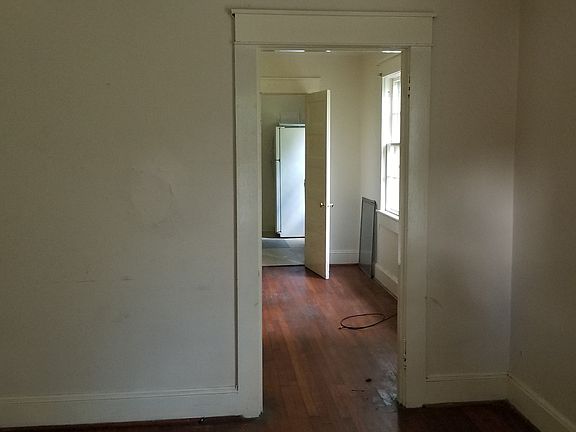 4th image of 917 Wyllie Ave