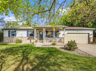 53261 Spring Ct, Granger, IN 46530