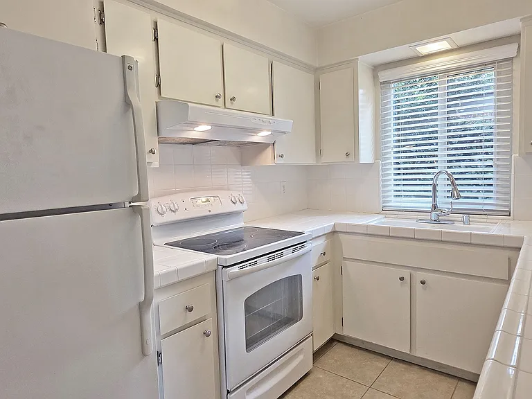 4336 Fair Oaks Blvd — Photo 9