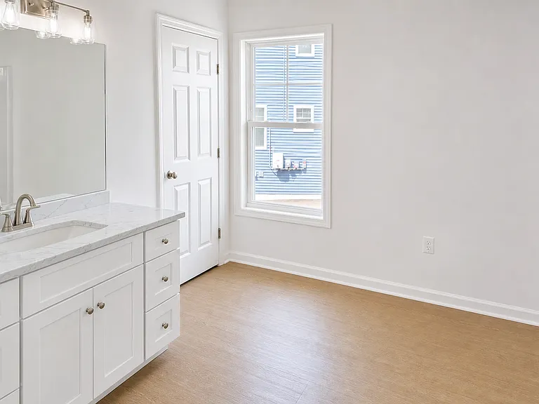 22 Infield St — Photo 6