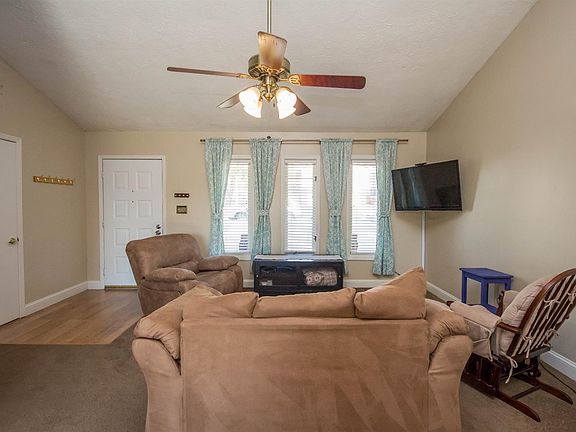 4th image of 3724 Dicksonia Dr