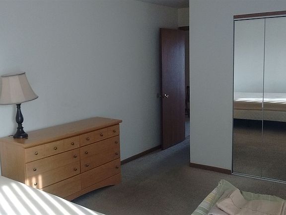 3rd image of 1557 Girard Ave APT 11
