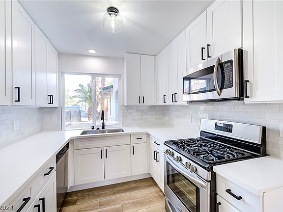 3rd image of 4021 E Ogden Ave