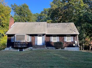 1262 N Country Rd #1, Stony Brook, NY 11790