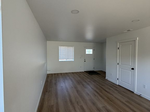2nd image of 604 Oakhurst Dr #2