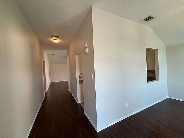 2748 Wakecrest Dr — Photo 5