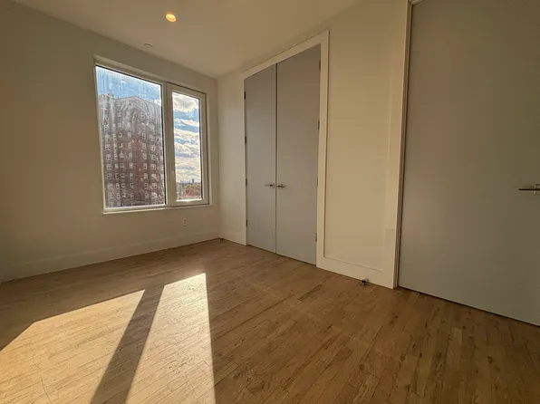 3013 Barker Avenue image 2 of 8